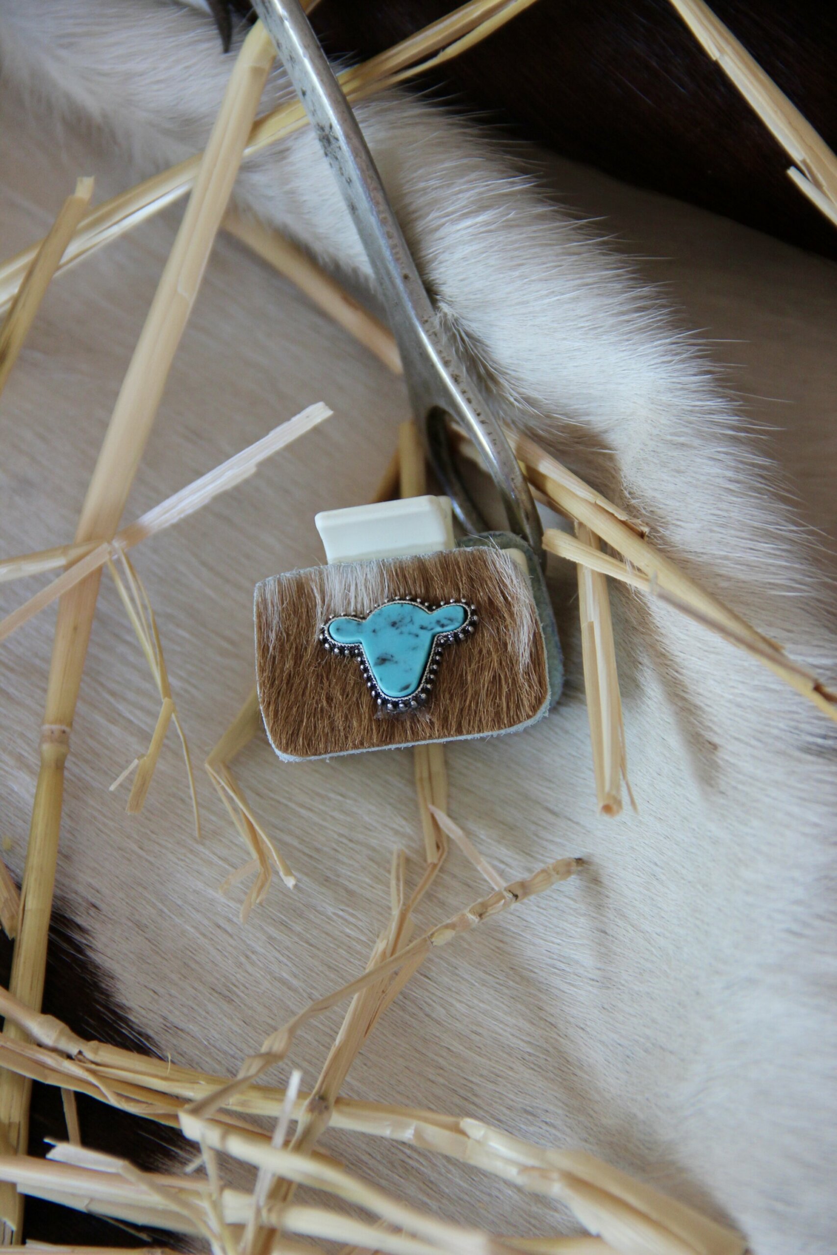 Pince a cheveux vache & peau naturelle PETITE