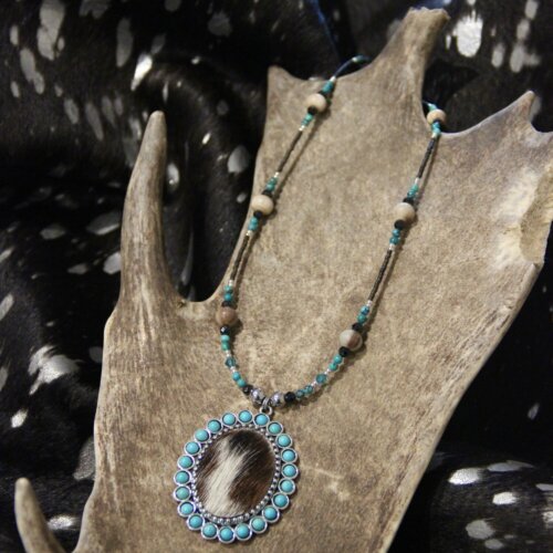 Collier FULL turquoise d’Arizona & oval peau de vache