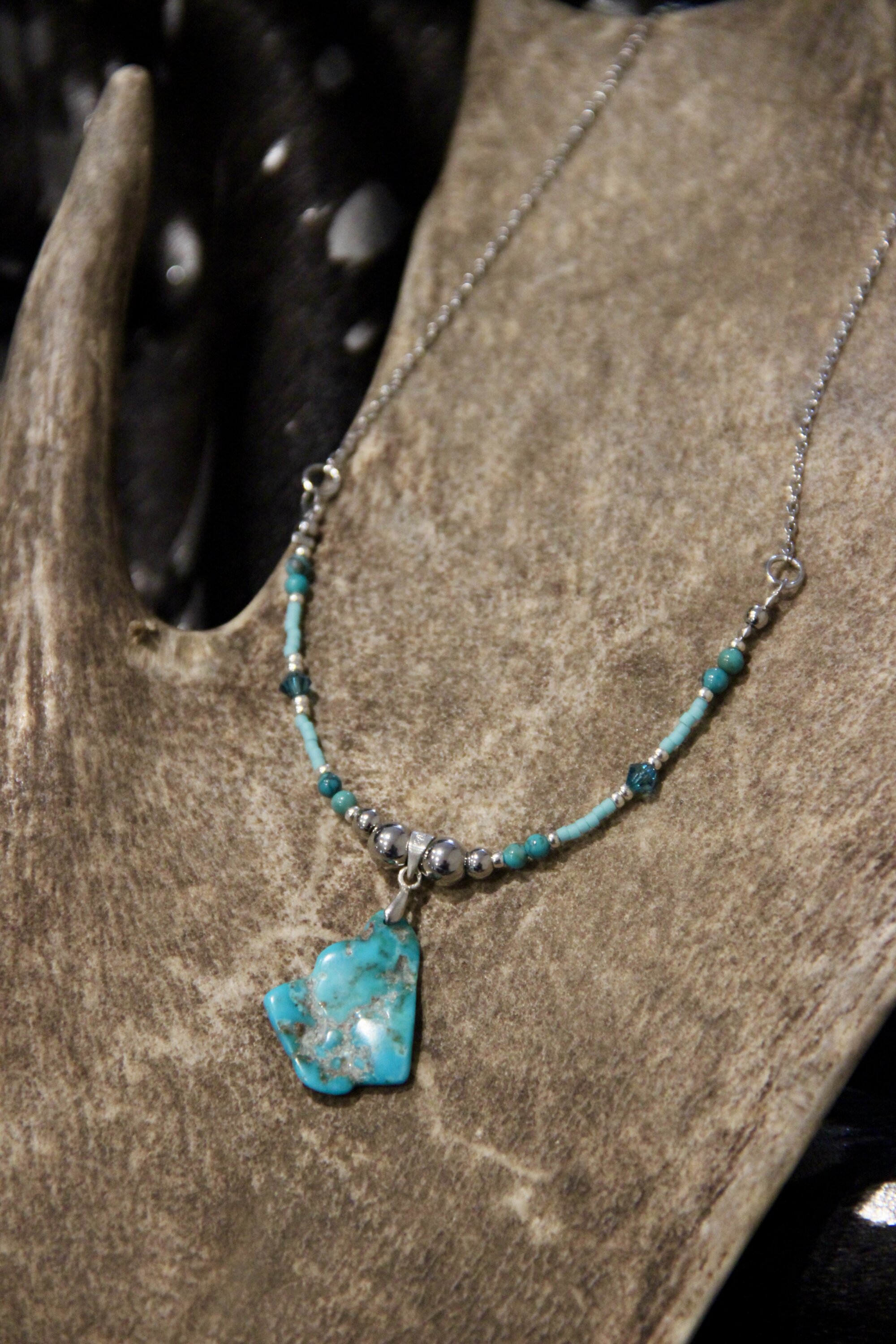 Collier SEMI turquoise d’Arizona & pépite turquoise naturelle