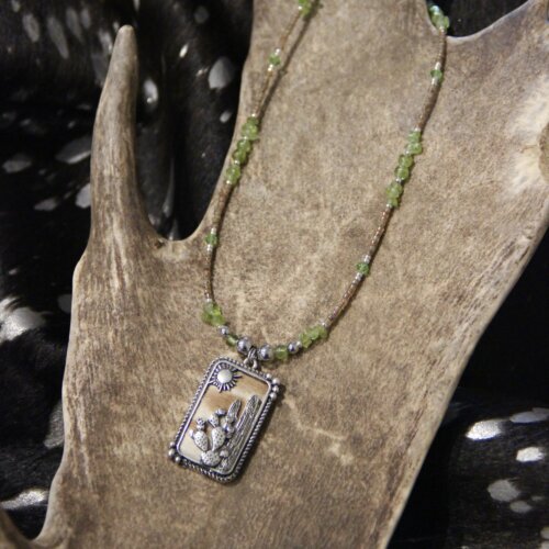 Collier FULL péridot & peau de vache cactus