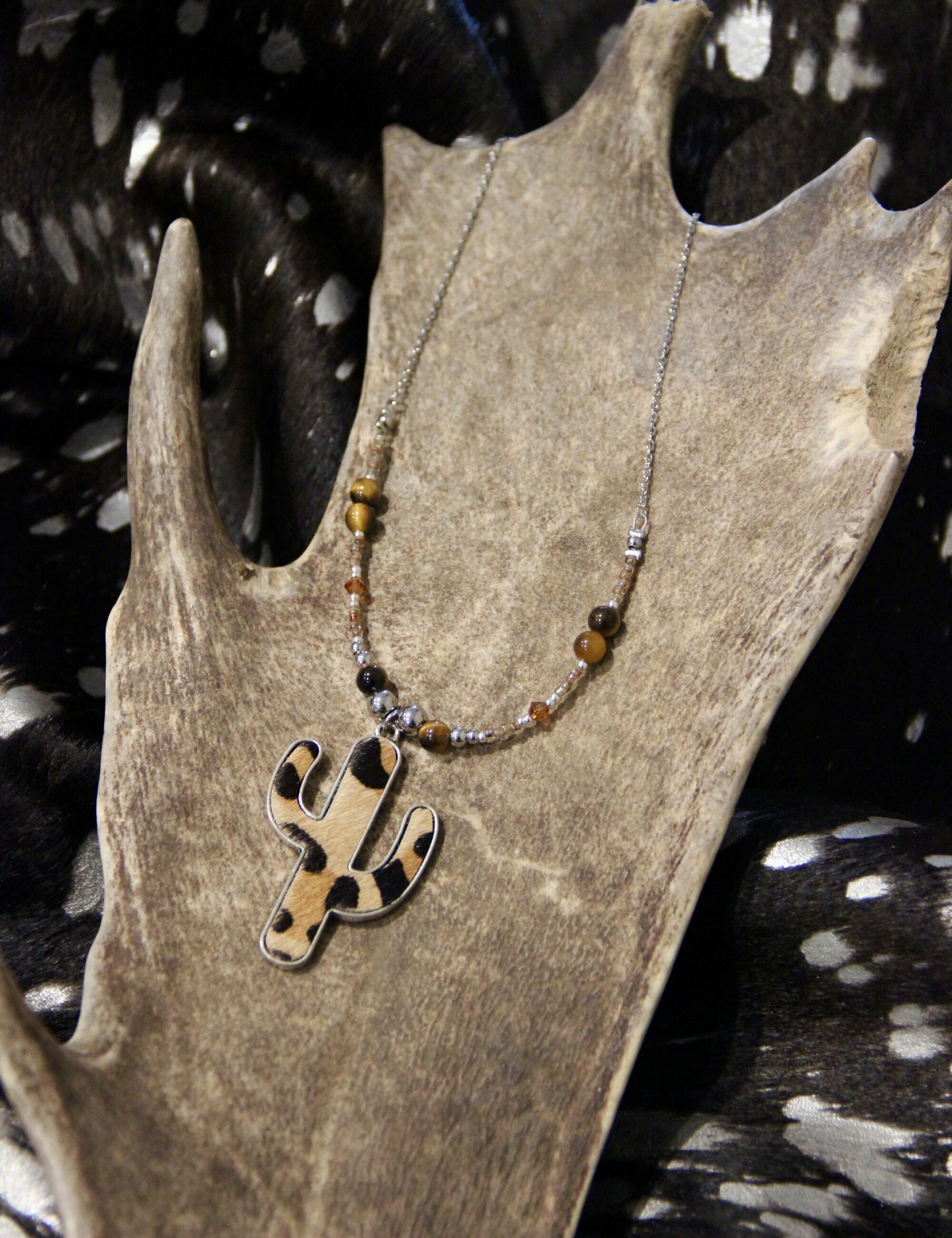 Collier SEMI oeil de tigre & peau de vache léopard