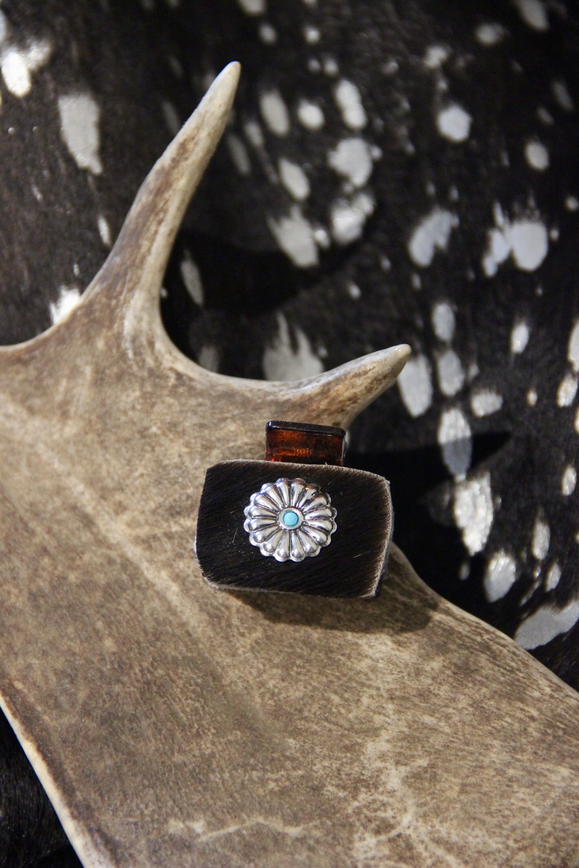 Pince a cheveux conchos rond & peau naturelle PETITE