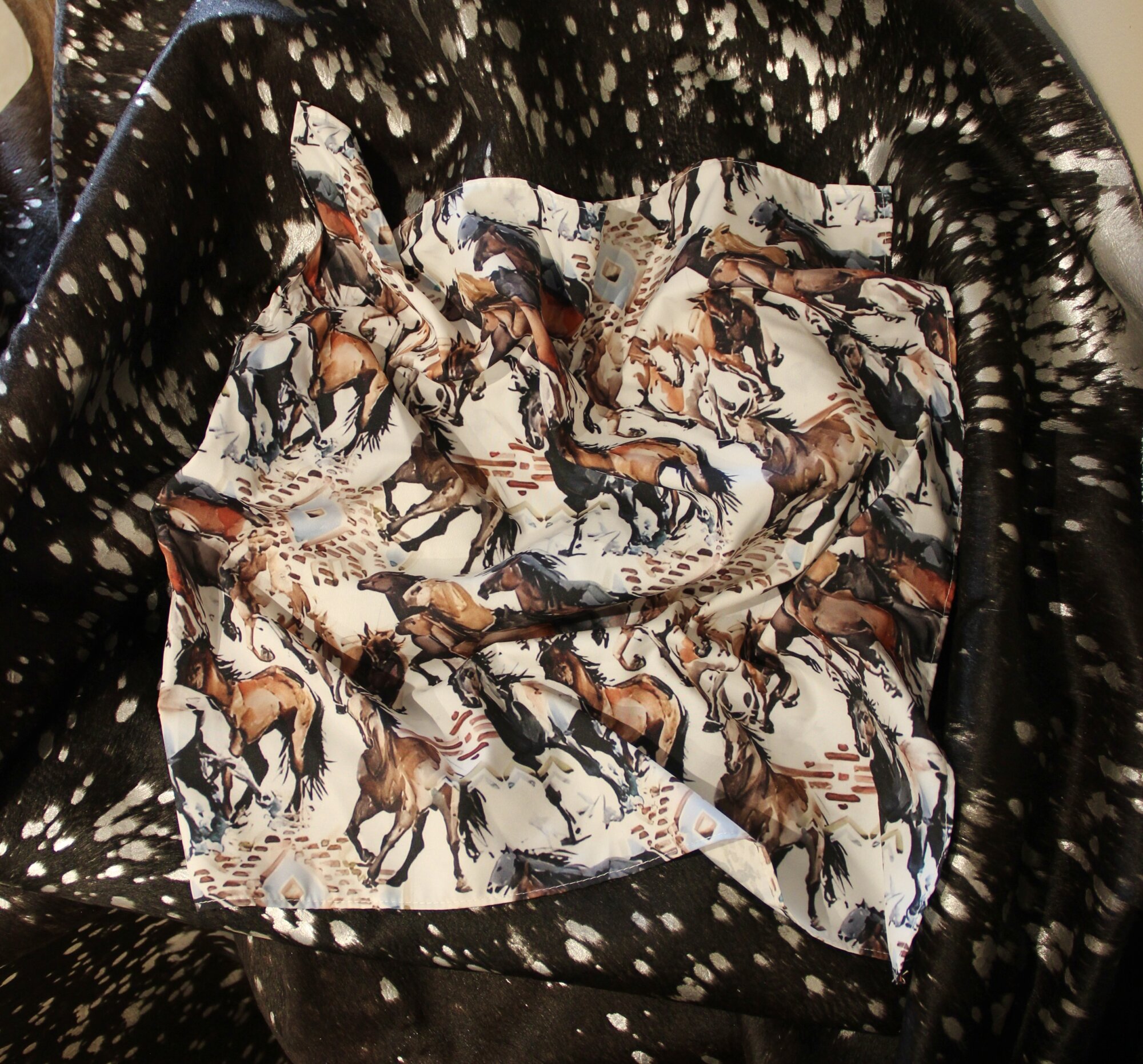 Foulard chevaux sauvages M